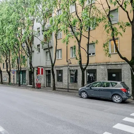 Host4u - Petit Vittoria In Center Apartment Brescia