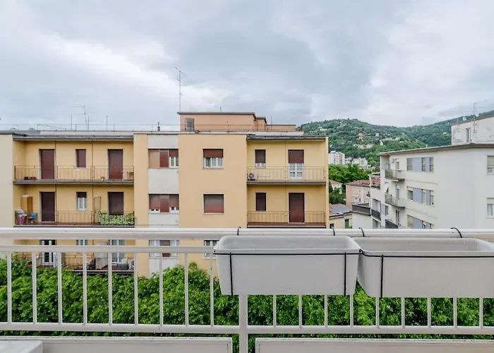 Host4u - Petit Vittoria In Center Apartment Brescia