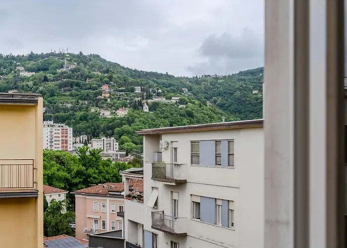 Host4u - Petit Vittoria In Center Апартаменты